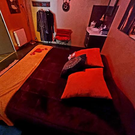 Love Room, Les Nuitees Secretes De Rouen Darnetal Exterior photo