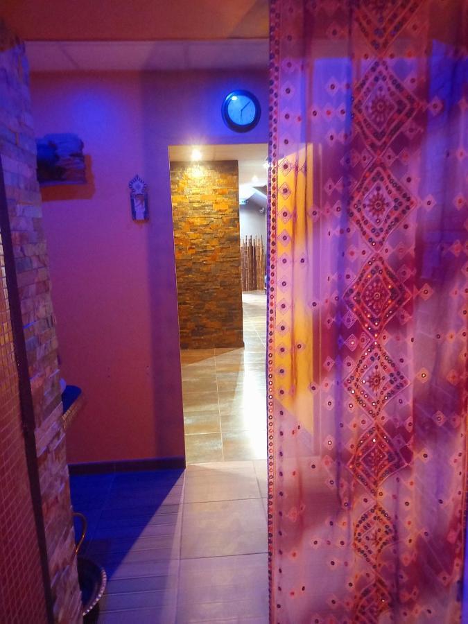 Love Room, Les Nuitees Secretes De Rouen Darnetal Exterior photo